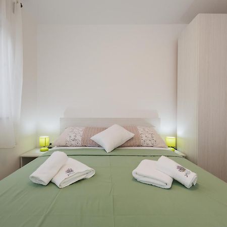Apartments Mare Trogir Szoba fotó