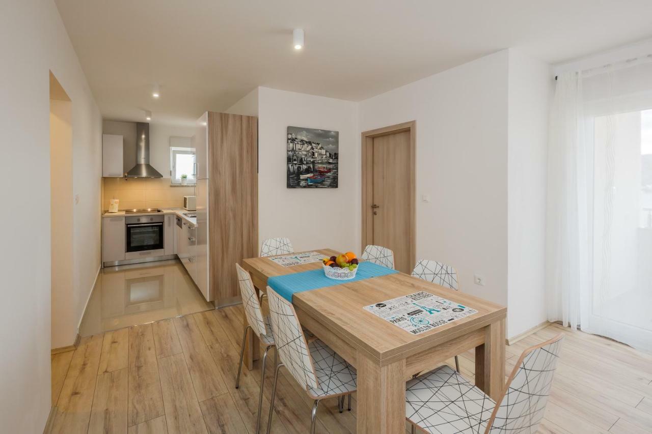 Apartments Mare Trogir Kültér fotó
