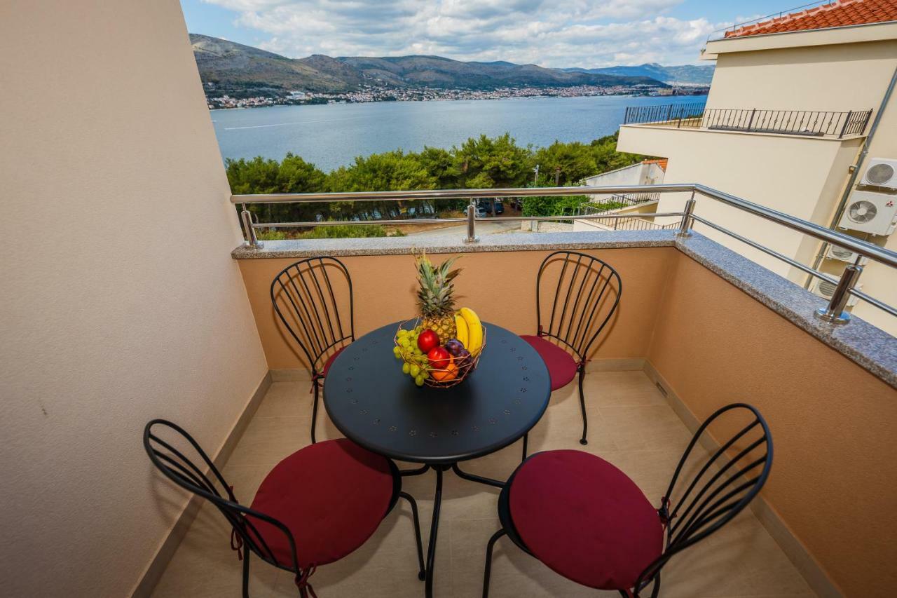 Apartments Mare Trogir Kültér fotó