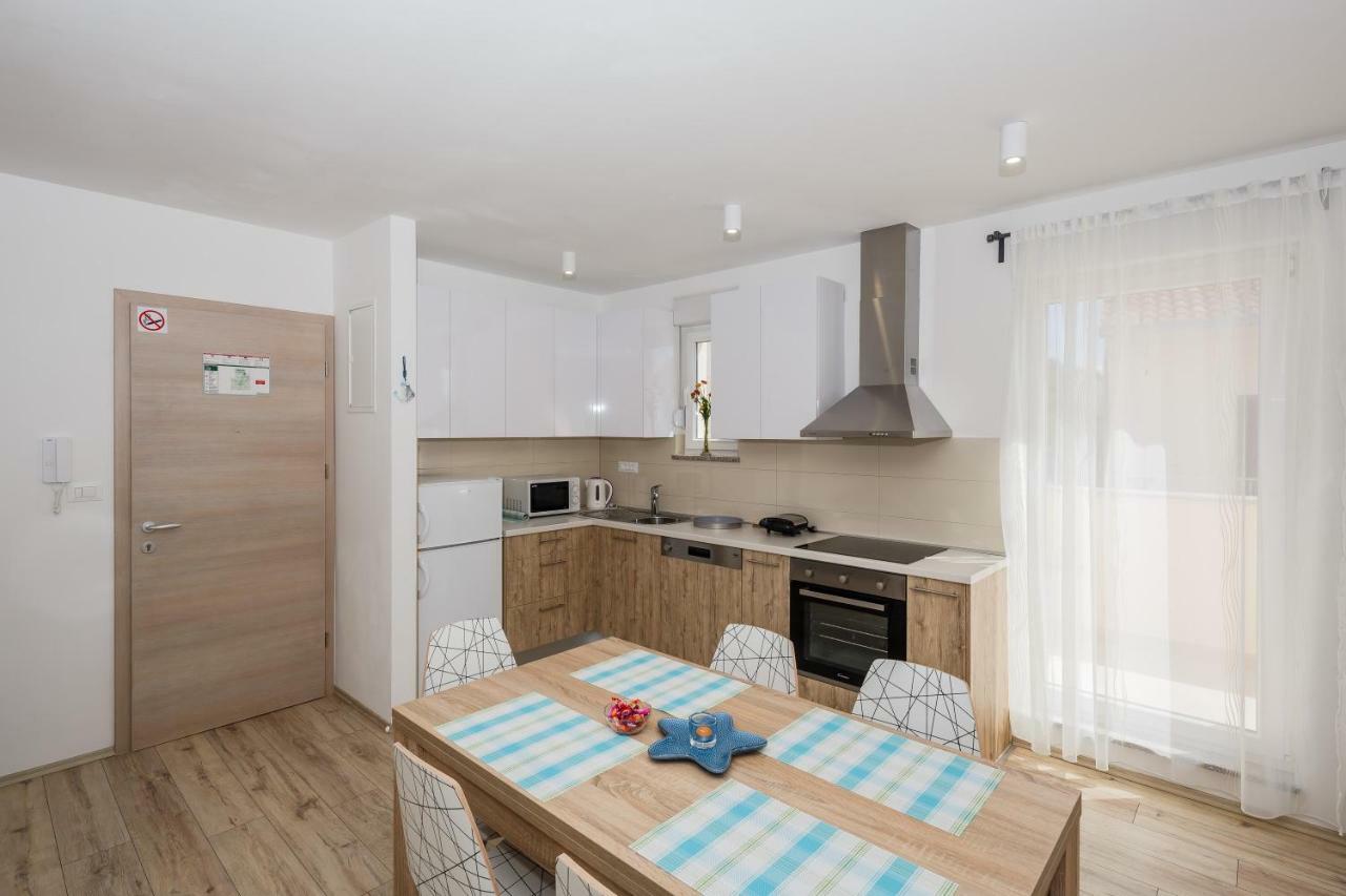 Apartments Mare Trogir Kültér fotó