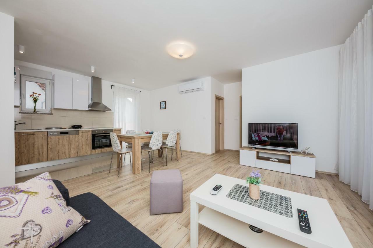 Apartments Mare Trogir Kültér fotó